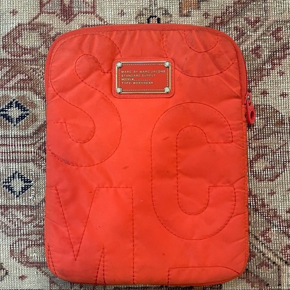 Marc by Marc Jacobs iPad case - Picture 3 of 3
